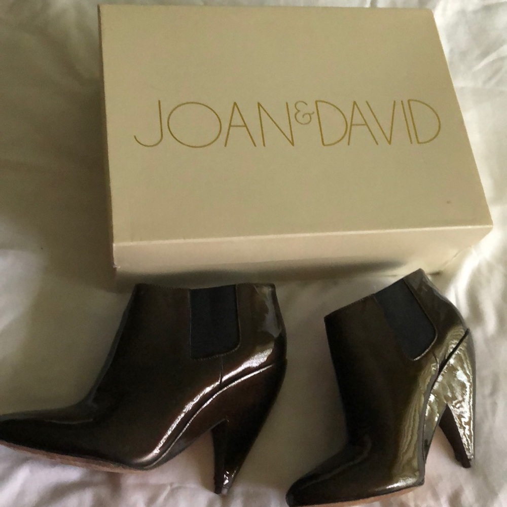 Deaby Heel Bootie